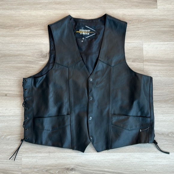 Men’s highway hawks motorcycle leather vest xl NWOT - Picture 1 of 4